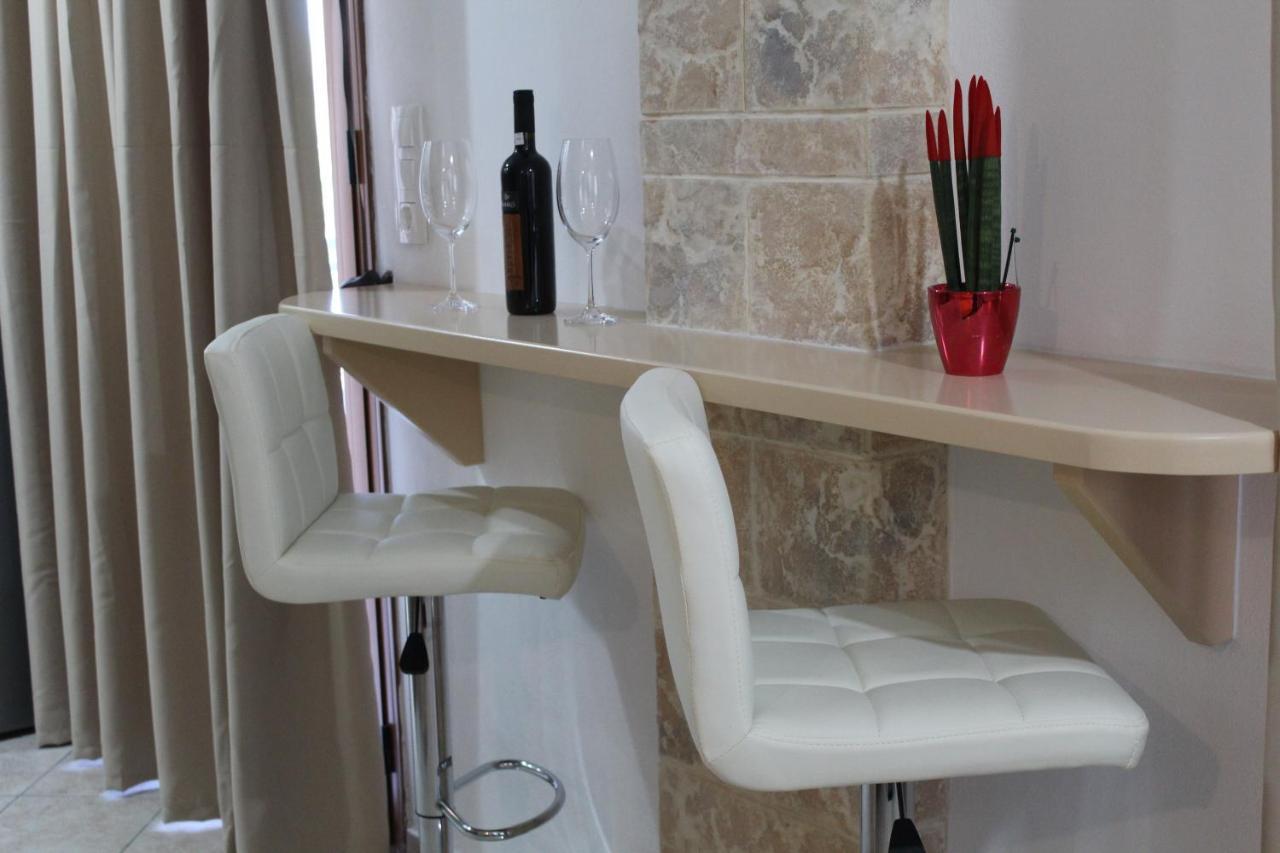 Vakis Apartments 5 Romanon Екстер'єр фото