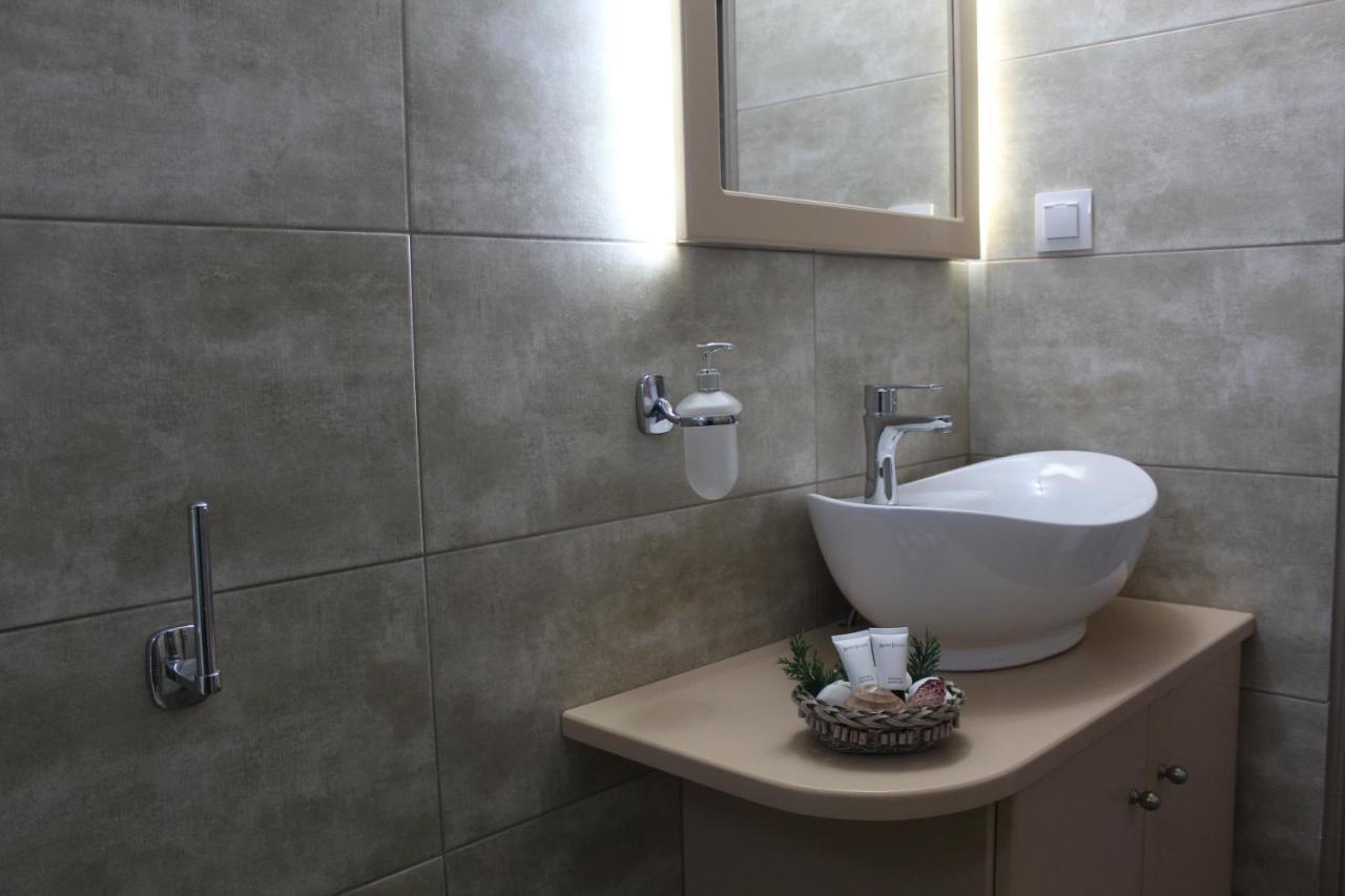 Vakis Apartments 5 Romanon Екстер'єр фото