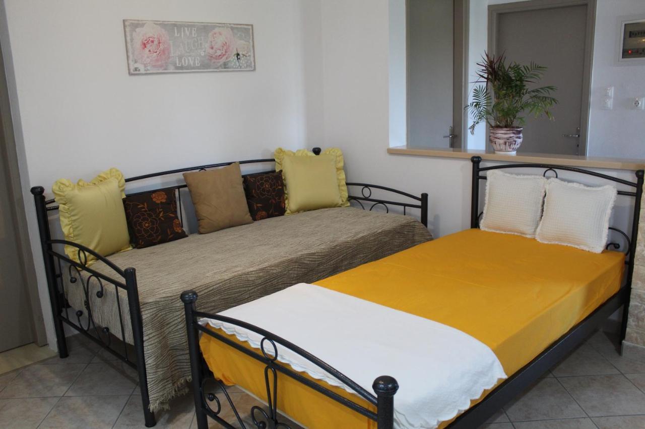 Vakis Apartments 5 Romanon Екстер'єр фото